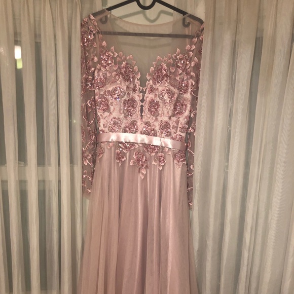 Gorgeous long princess dress for special occasion - Picture 5 of 8